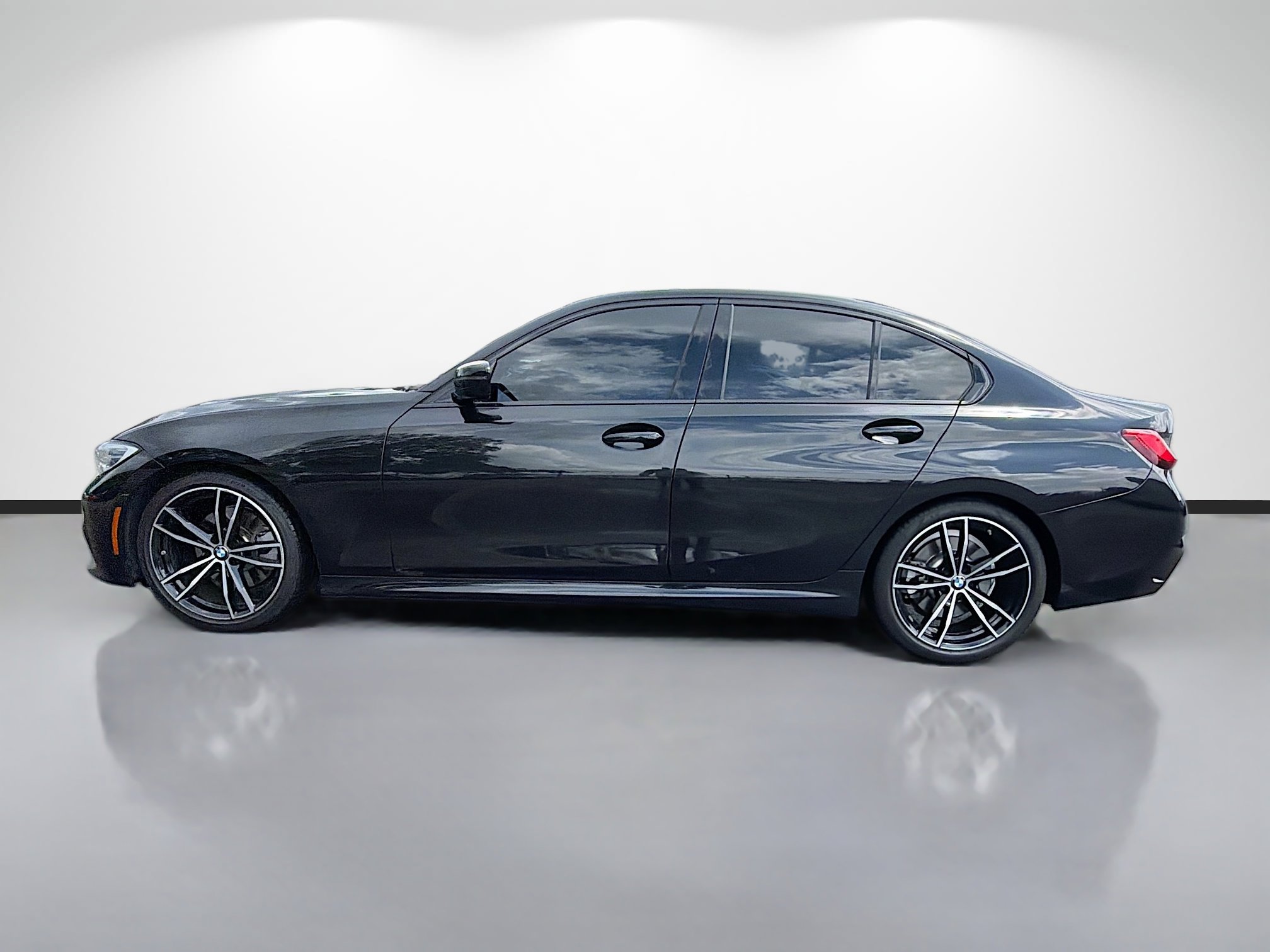 Used 2021 BMW 330i Sedan w/ M Sport Package RWD image 6