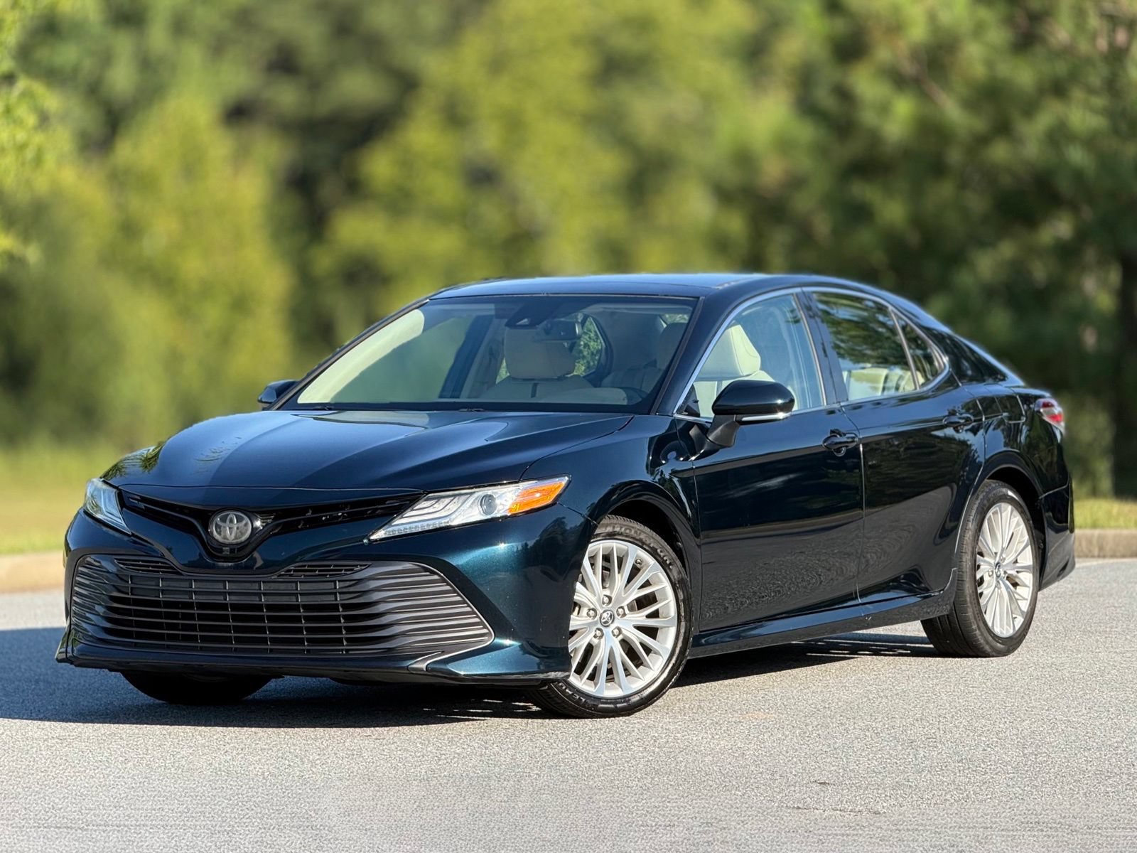 Used 2019 Toyota Camry XLE w/ Carpet Mat Package FWD image 8