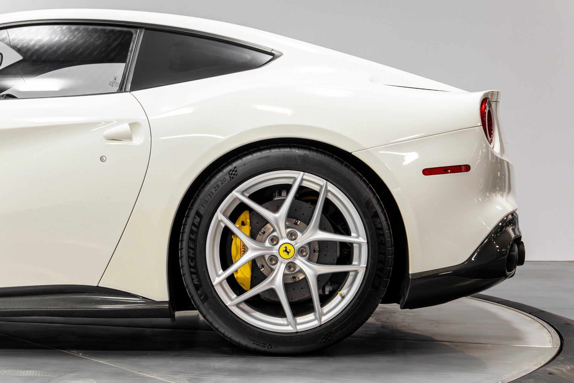 Used 2015 Ferrari F12 Berlinetta image 26