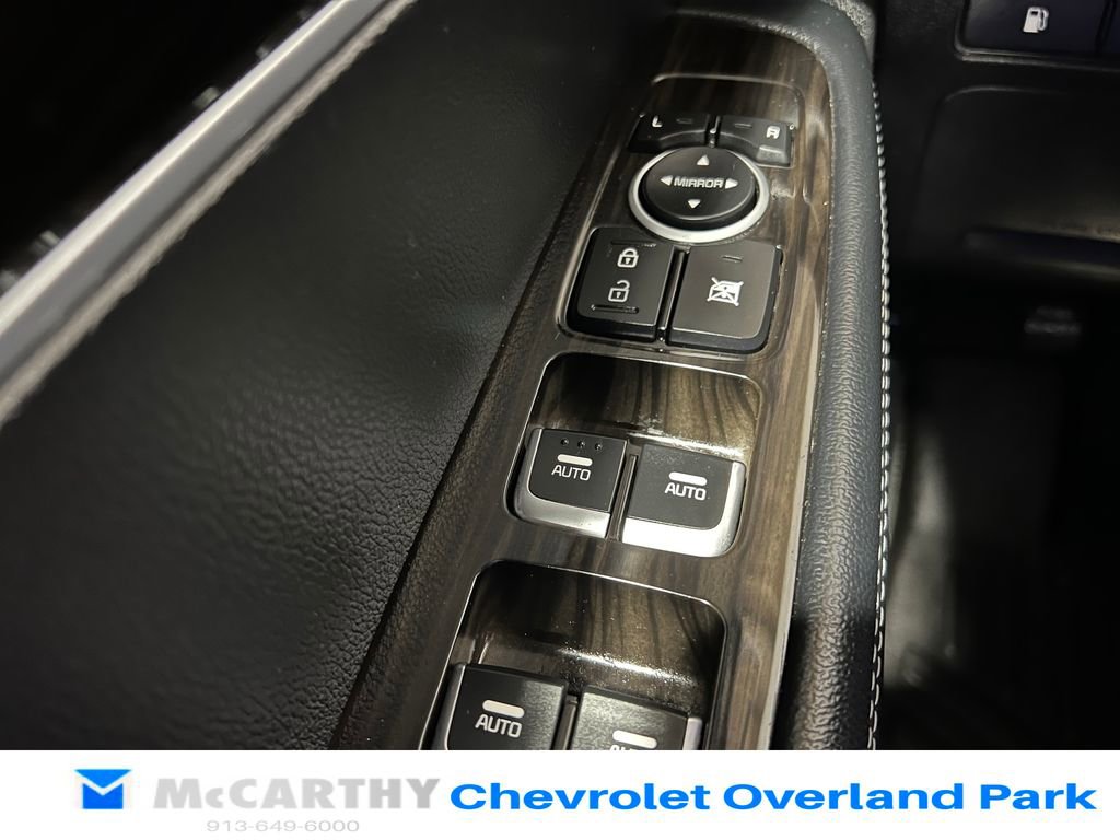 Used 2019 Kia Sorento LX image 16
