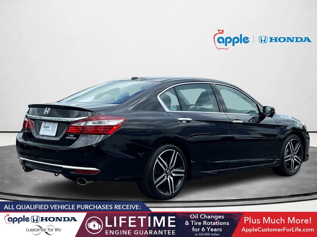 Used 2017 Honda Accord Touring image 3