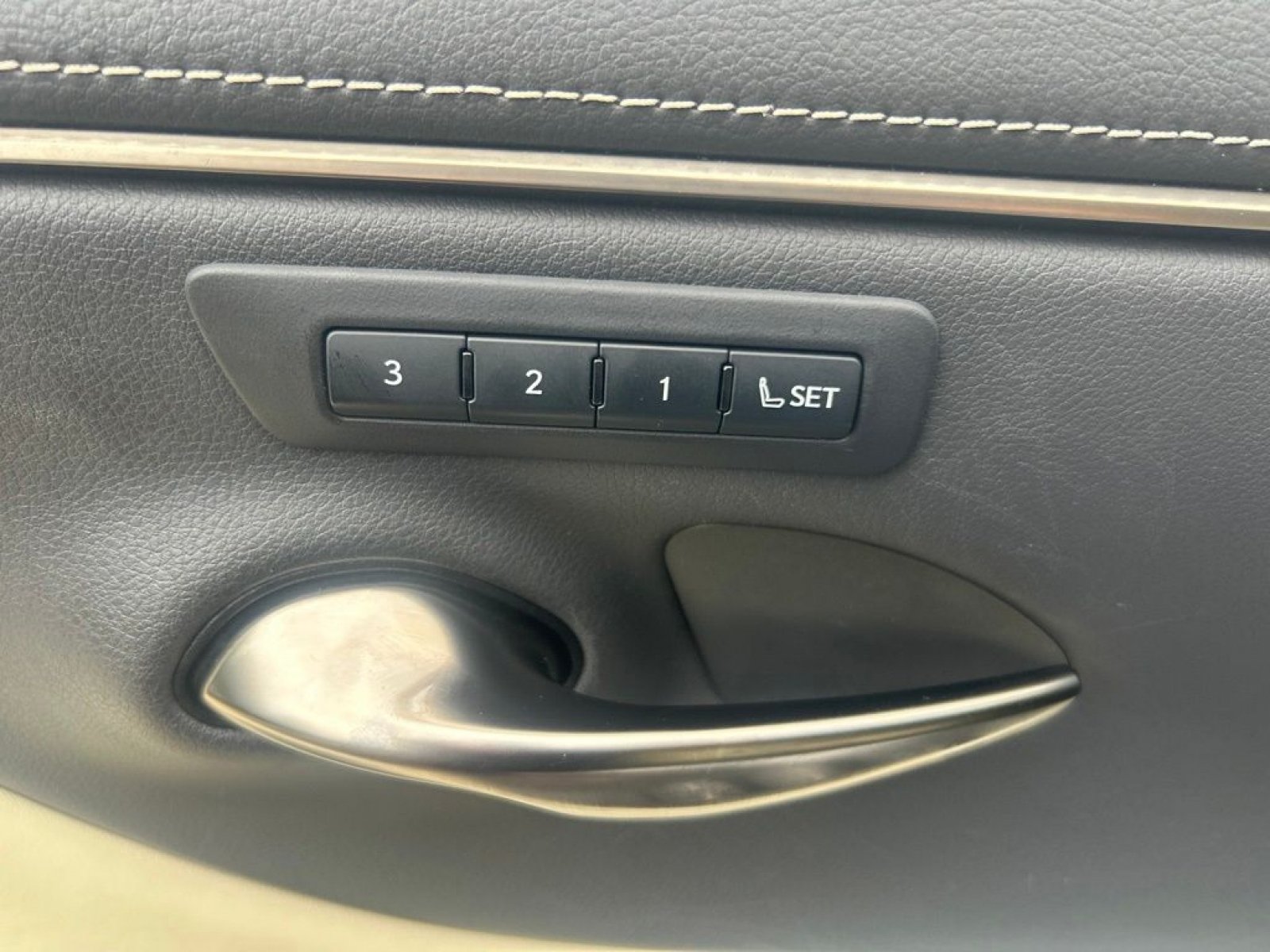 Used 2022 Lexus ES 250 w/ Premium Package AWD/4WD image 8