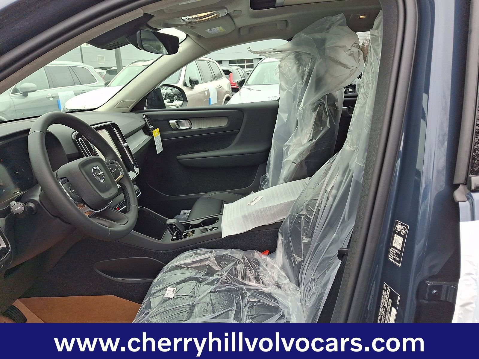 New 2026 Volvo XC40 B5 Core w/ Protection Package Premier image 9