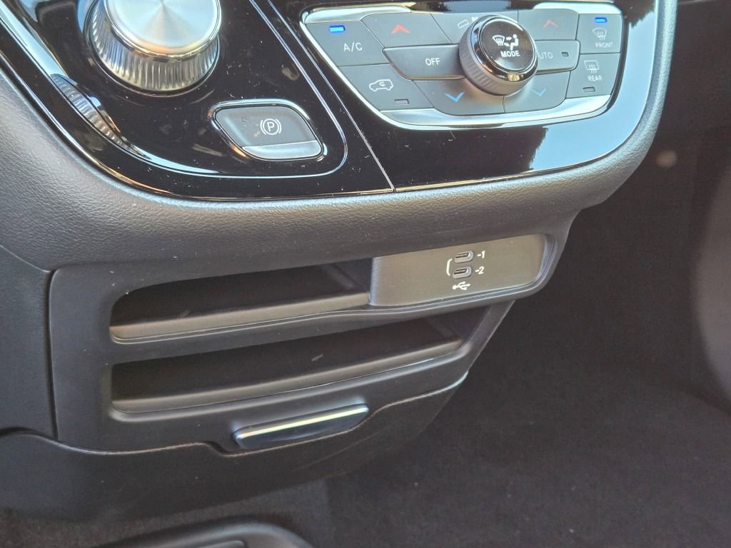 New 2026 Chrysler Voyager LX image 25