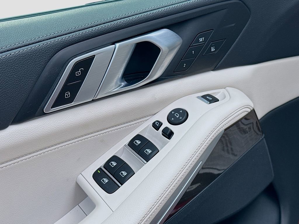 Used 2022 BMW X5 sDrive40i w/ M Sport Package image 23