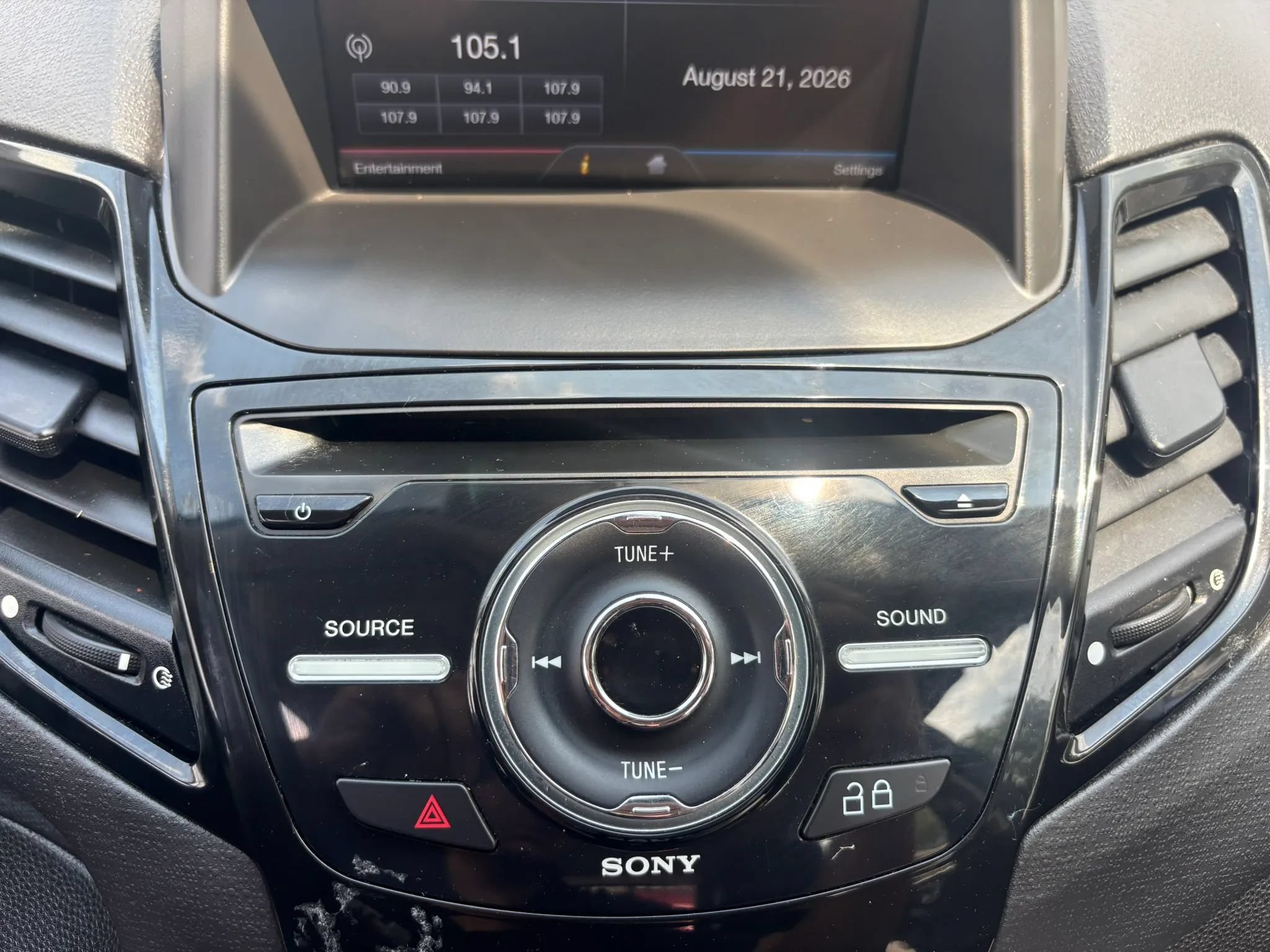 Used 2014 Ford Fiesta Titanium w/ Exterior Protection Package FWD image 18