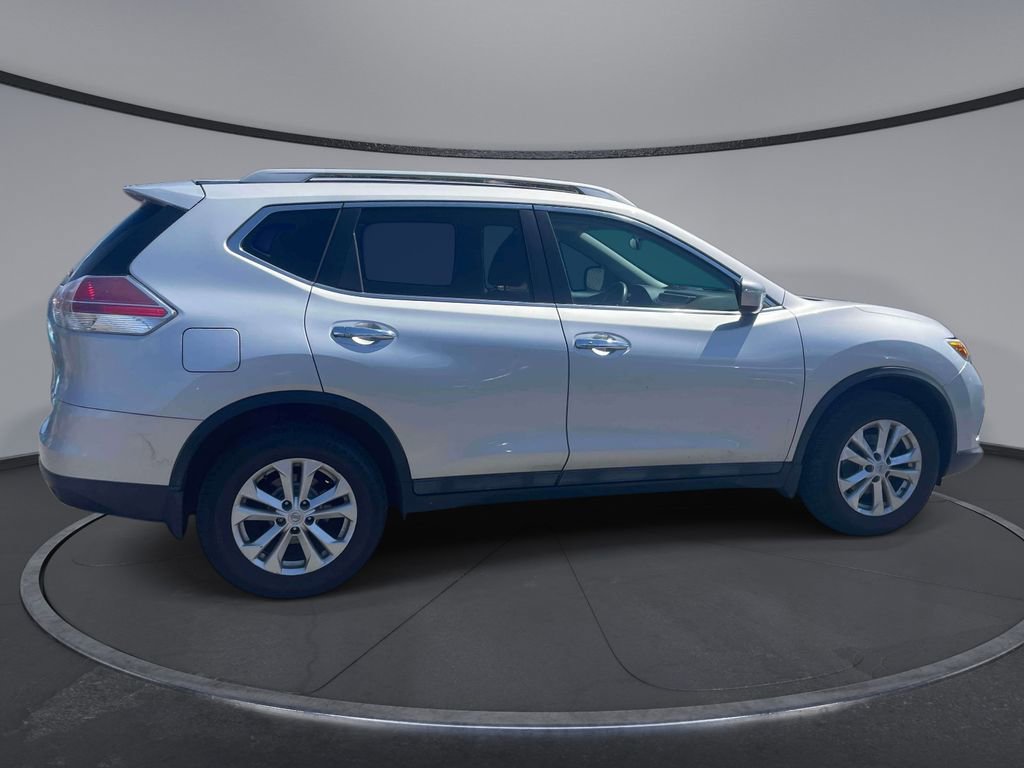 Used 2015 Nissan Rogue SV w/ SV Moonroof Package image 5