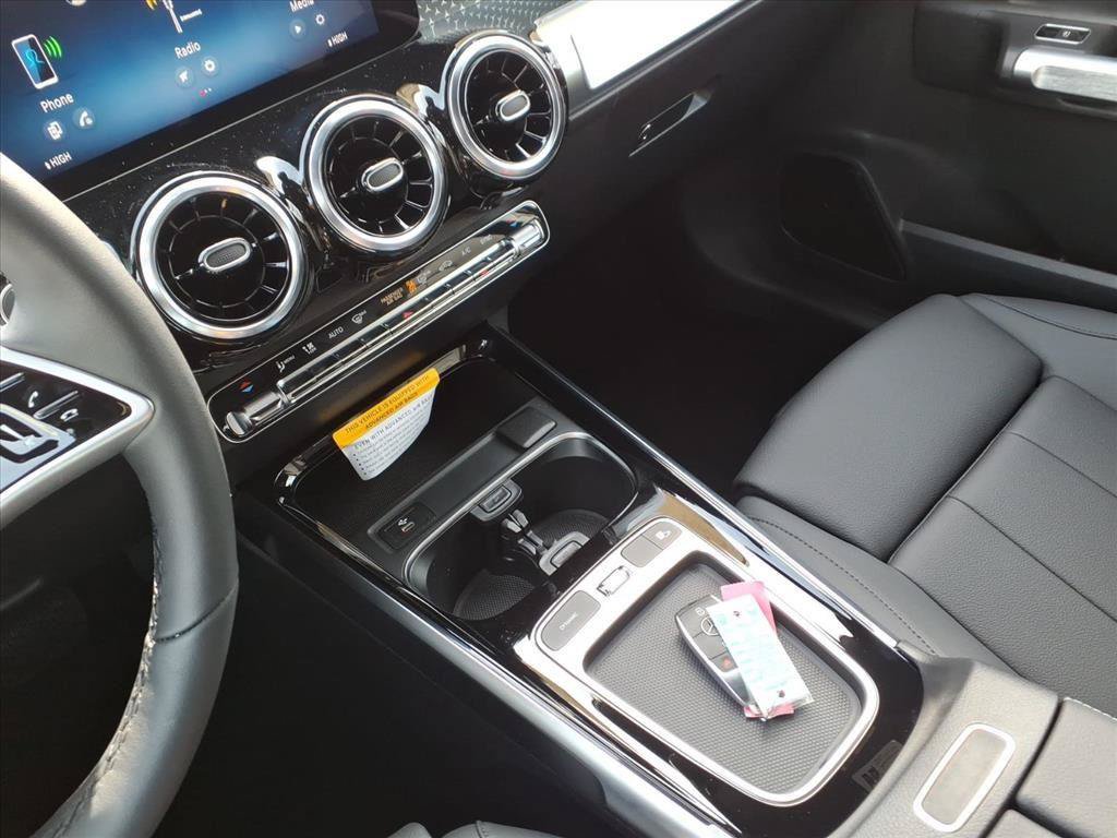 New 2026 Mercedes-Benz GLB 250 4MATIC image 17