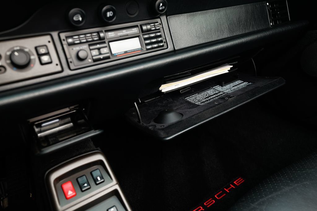 Used 1995 Porsche 911 Carrera RWD image 96