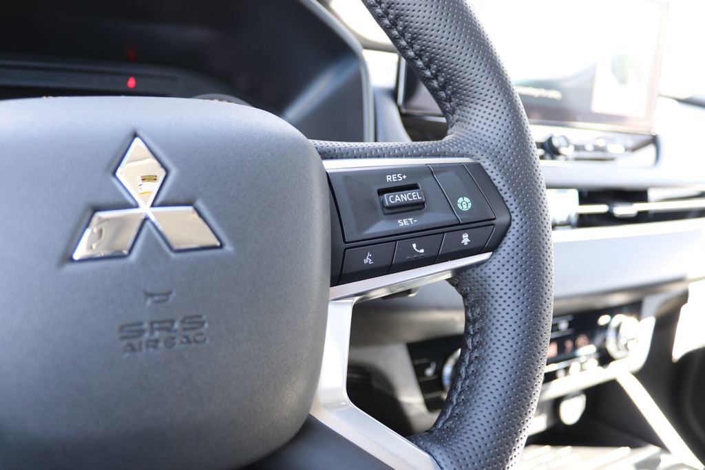 New 2026 Mitsubishi Outlander SE AWD/4WD image 15