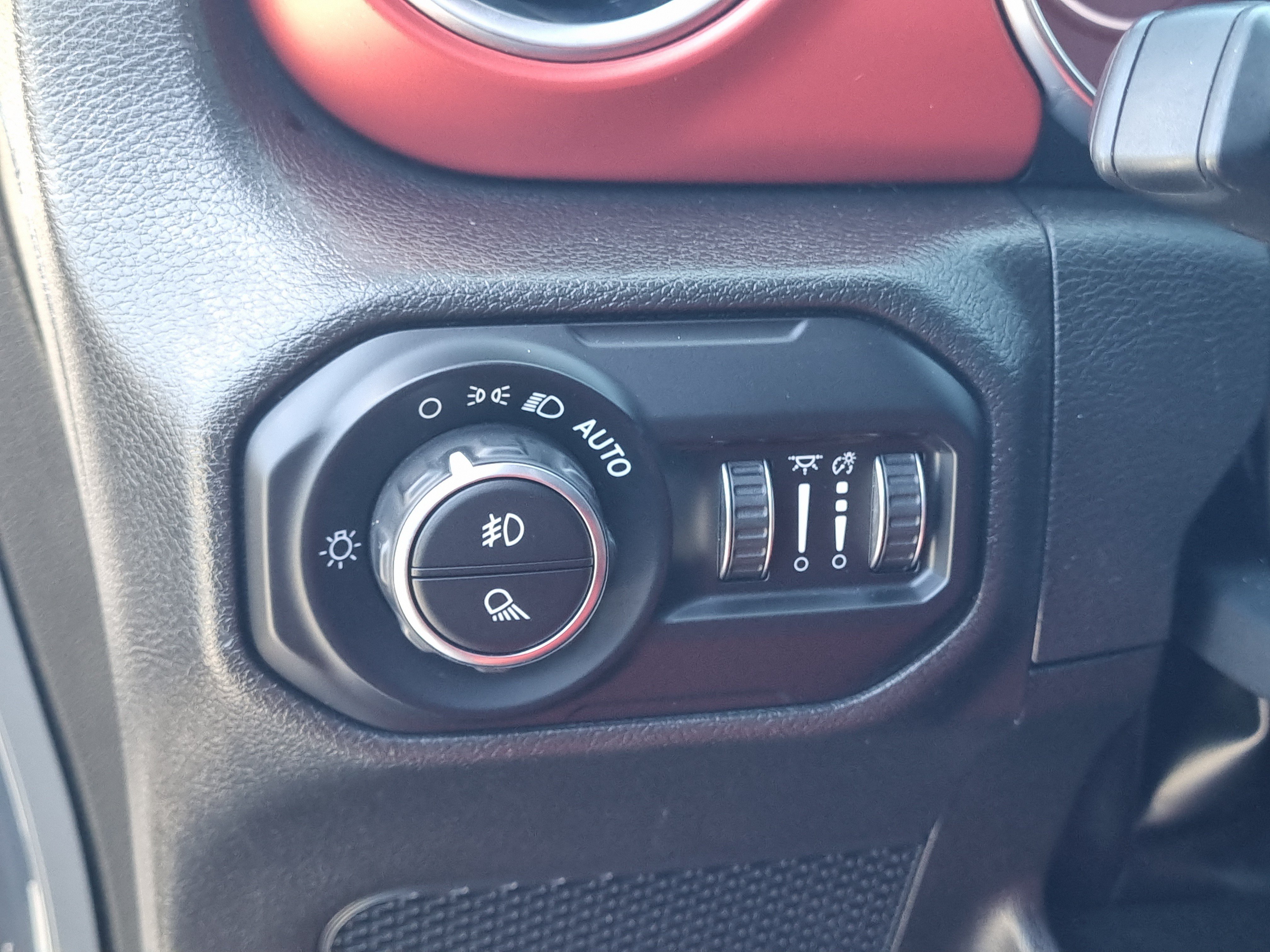 Used 2022 Jeep Gladiator Rubicon w/ Cold Weather Group AWD/4WD image 22
