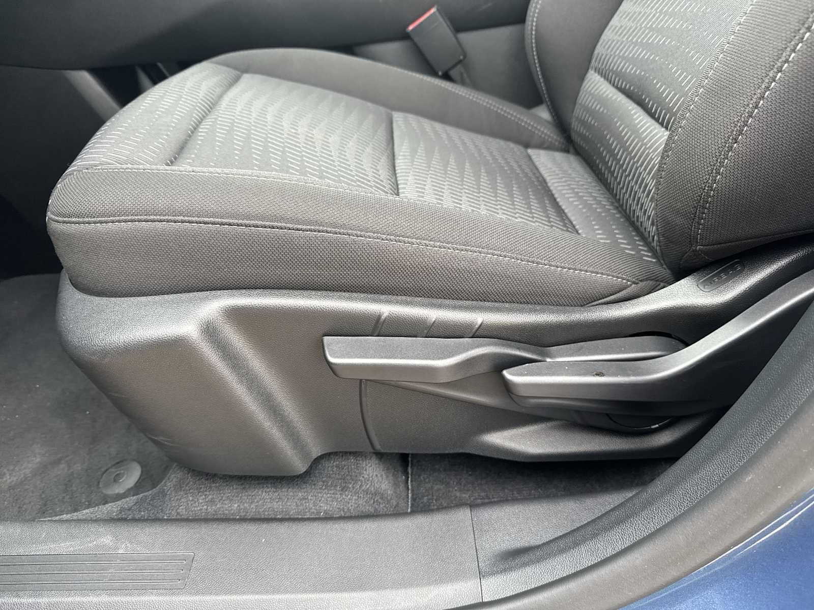 Used 2026 Chevrolet Equinox LT AWD/4WD image 7
