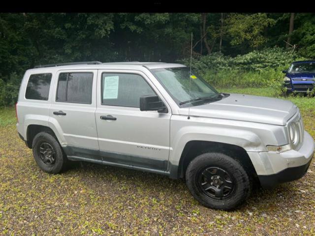 Used 2011 Jeep Patriot Sport AWD/4WD image 3