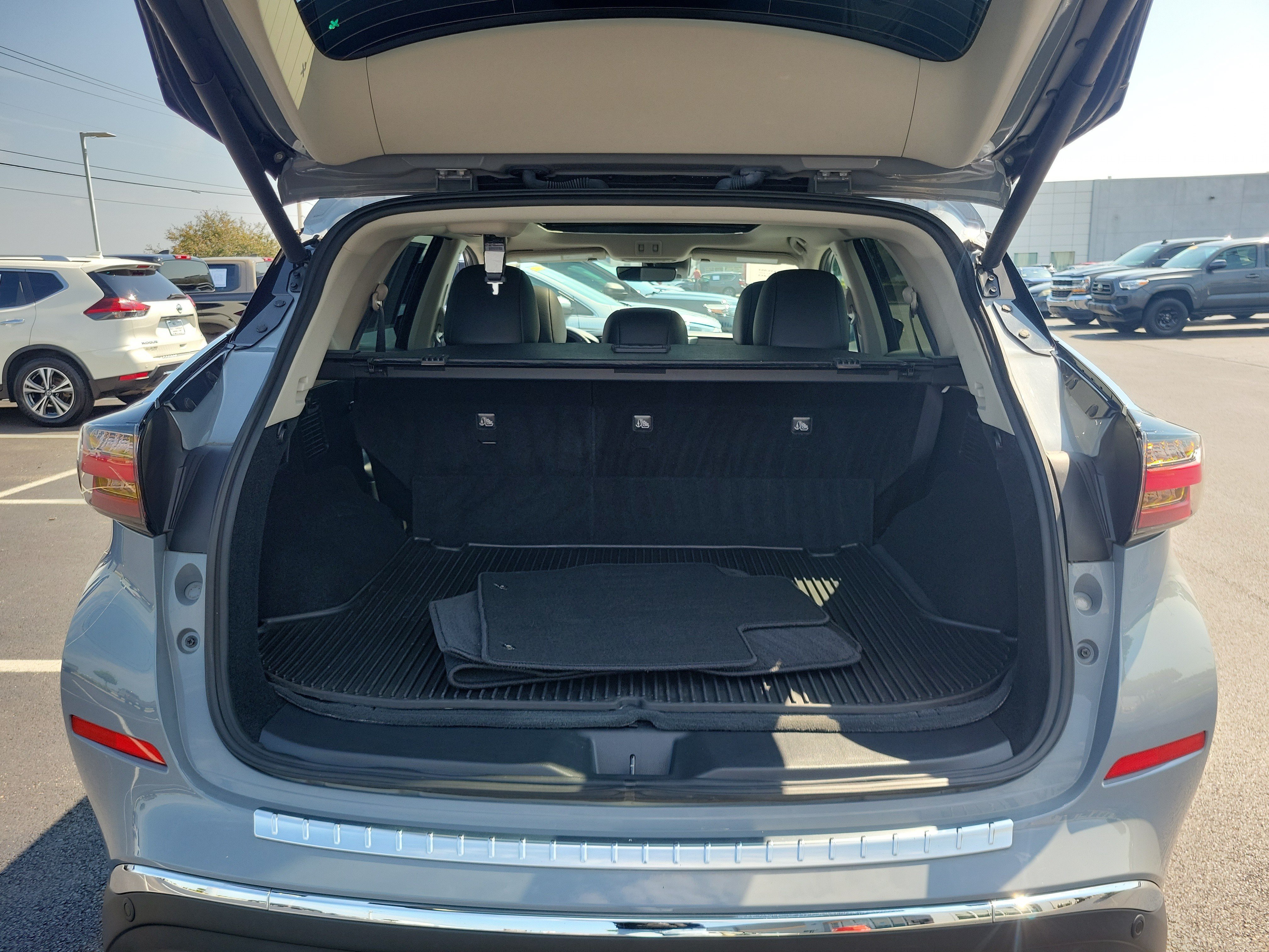 Certified 2024 Nissan Murano Platinum w/ Cargo Package AWD/4WD image 8