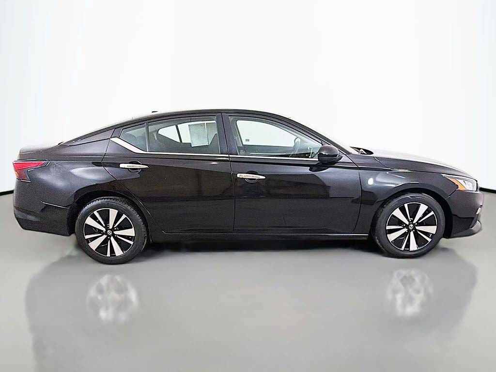 Used 2022 Nissan Altima 2.5 SV FWD image 13