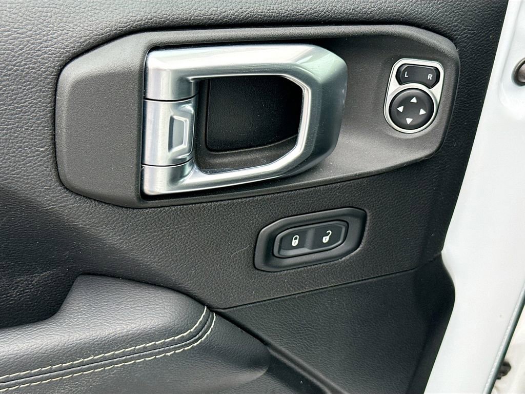 Used 2023 Jeep Wrangler Unlimited Sahara w/ Cold Weather Group image 19