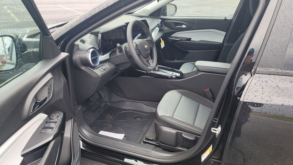 New 2026 Chevrolet Trax LT image 18