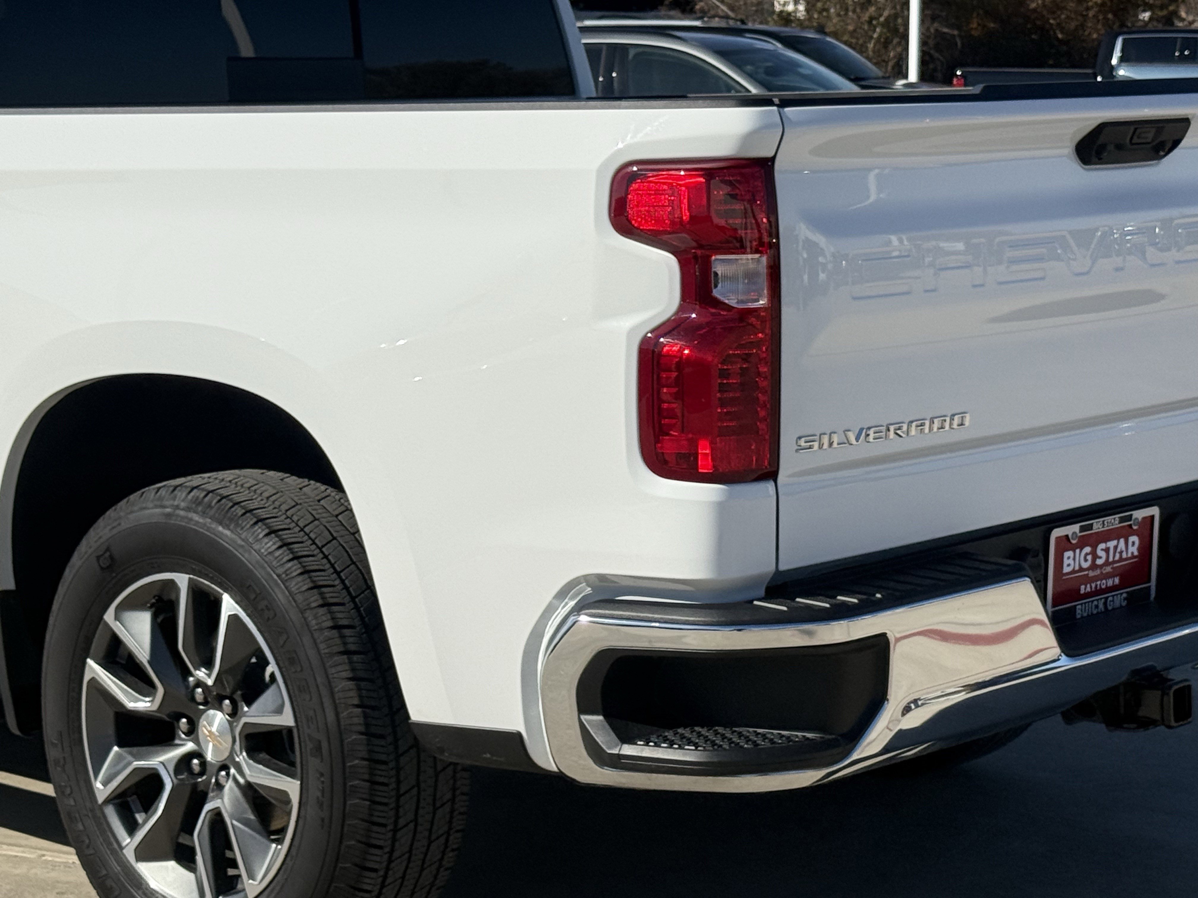 Used 2025 Chevrolet Silverado 1500 LT w/ Leather Package image 10