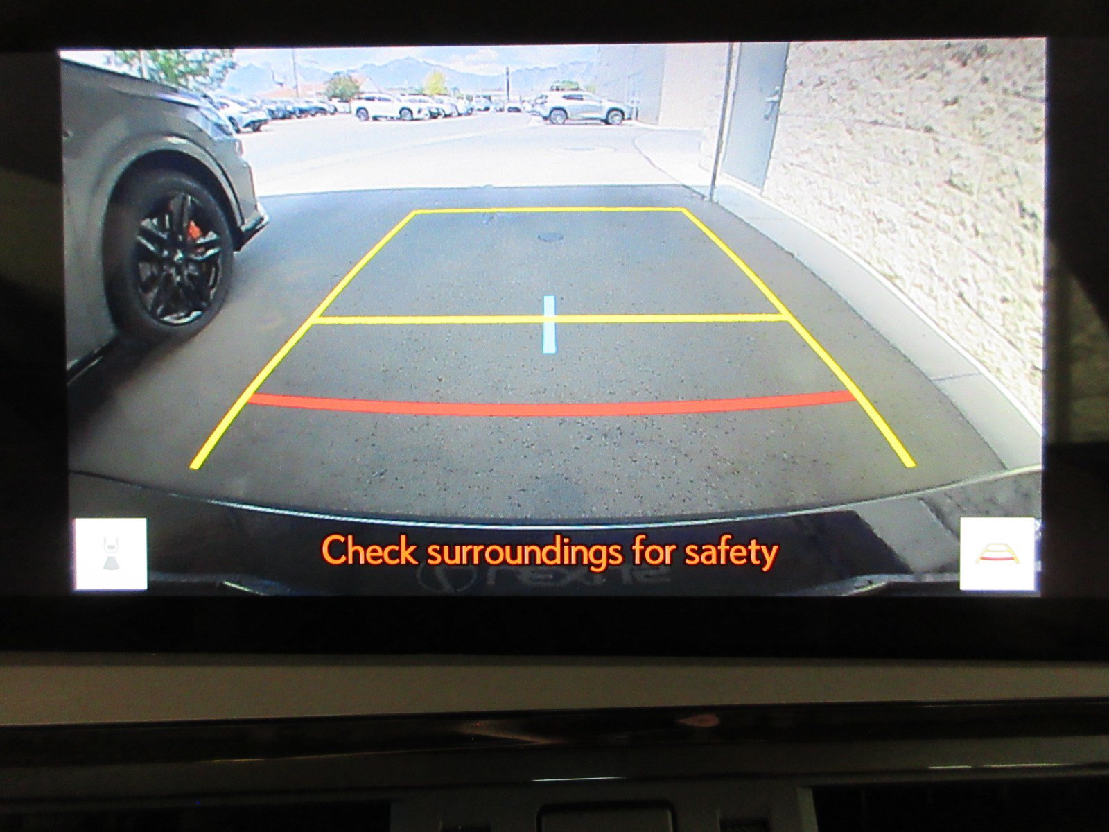 Used 2025 Lexus ES 300h w/ Premium Package FWD image 43