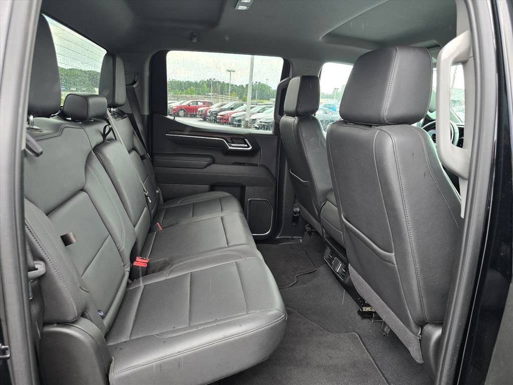Used 2025 GMC Sierra 1500 SLT AWD/4WD image 13