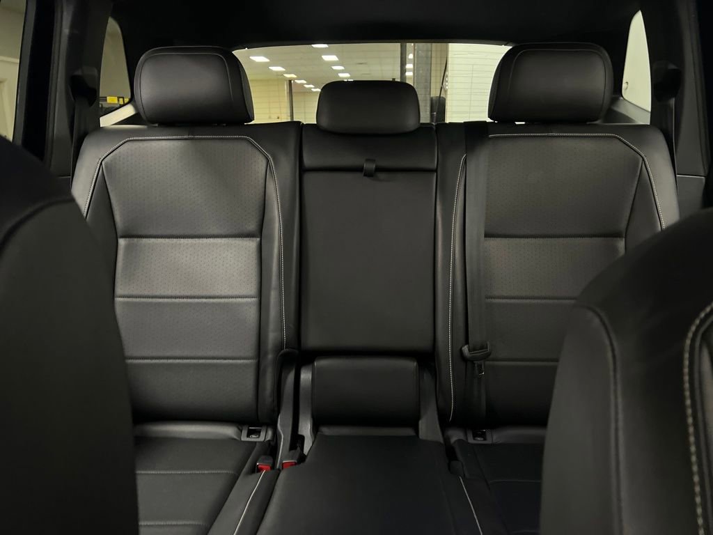 Used 2021 Volkswagen Tiguan SE R-Line image 28