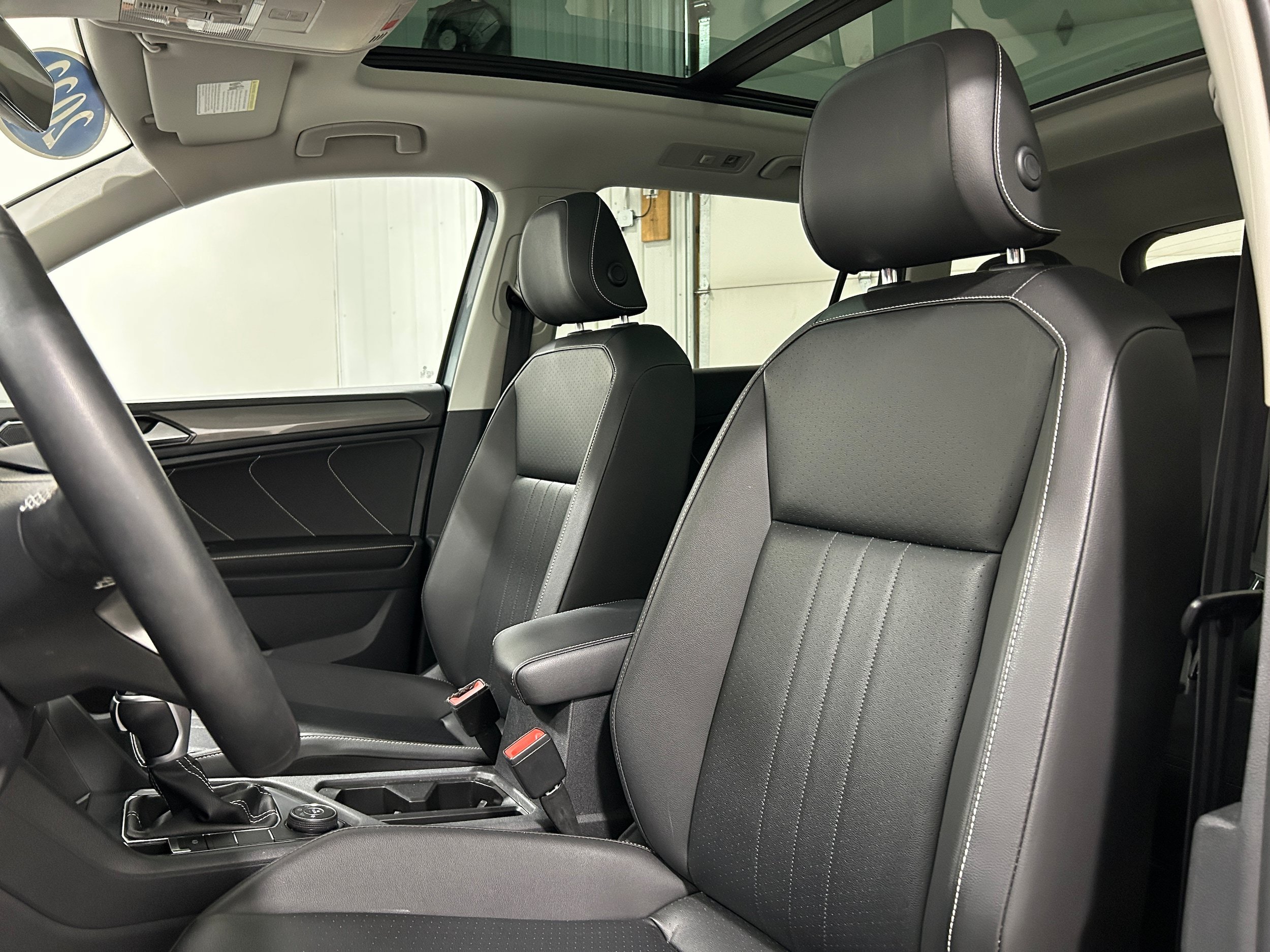 Used 2022 Volkswagen Tiguan SE AWD/4WD image 24