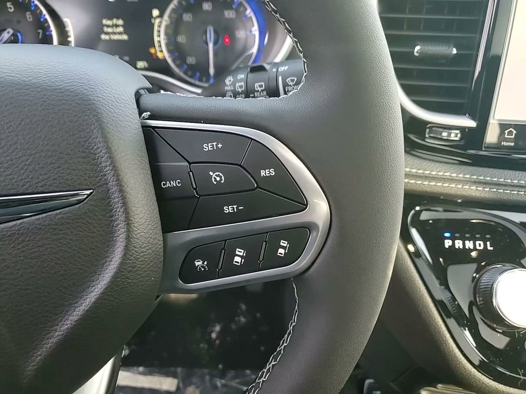 New 2026 Chrysler Pacifica Select image 28