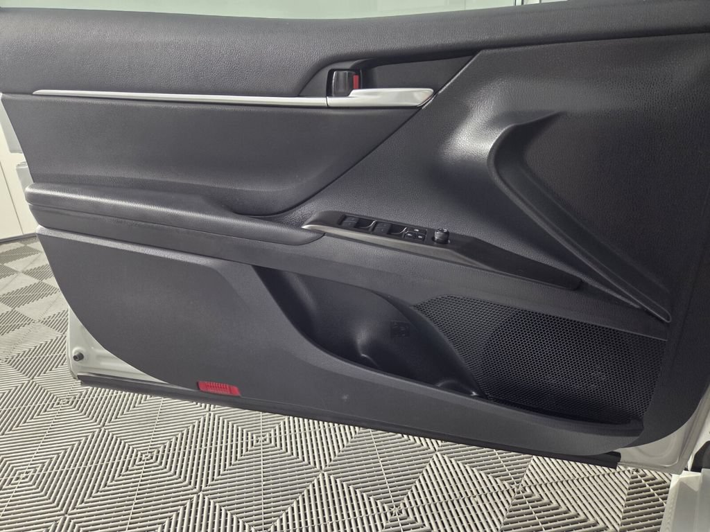 Used 2024 Toyota Camry SE FWD image 20