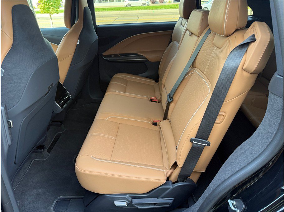 Used 2026 Lucid Gravity Grand Touring AWD/4WD image 32