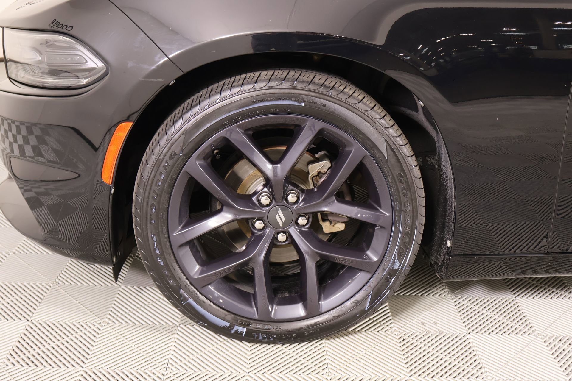 Used 2020 Dodge Charger SXT w/ Blacktop Package RWD image 17