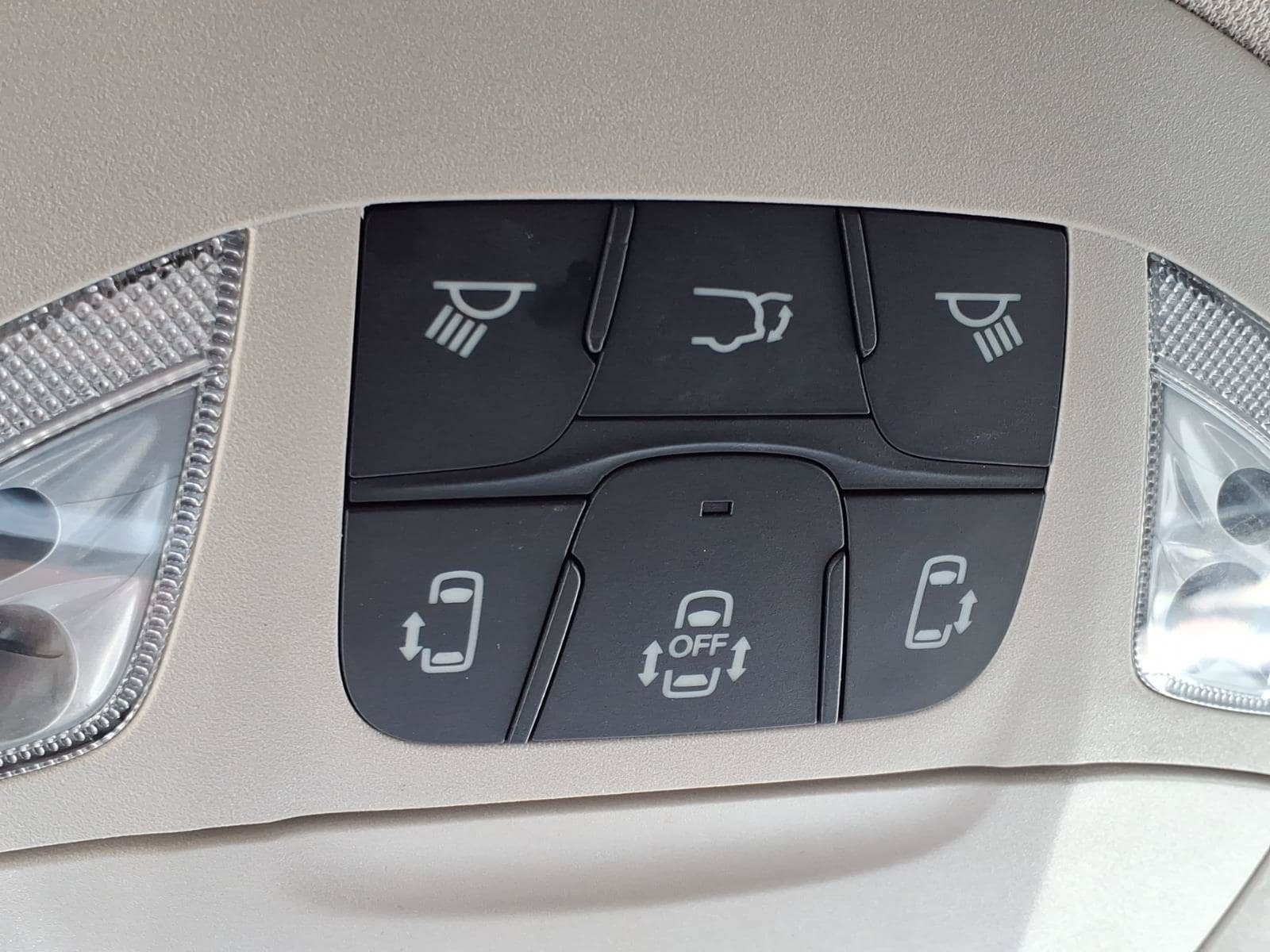 Used 2024 Chrysler Pacifica Touring-L FWD image 29