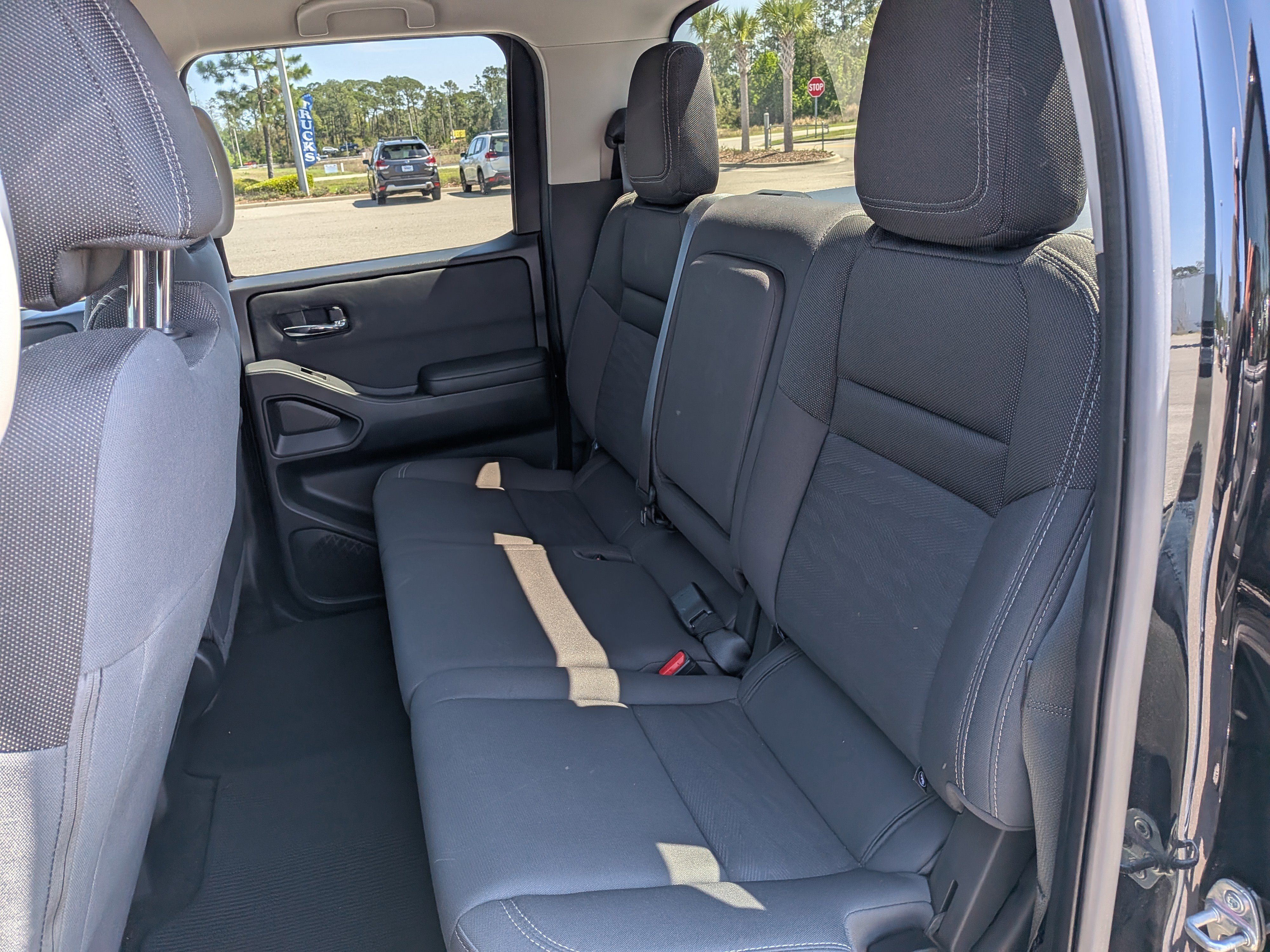 Used 2024 Nissan Frontier SV RWD image 14