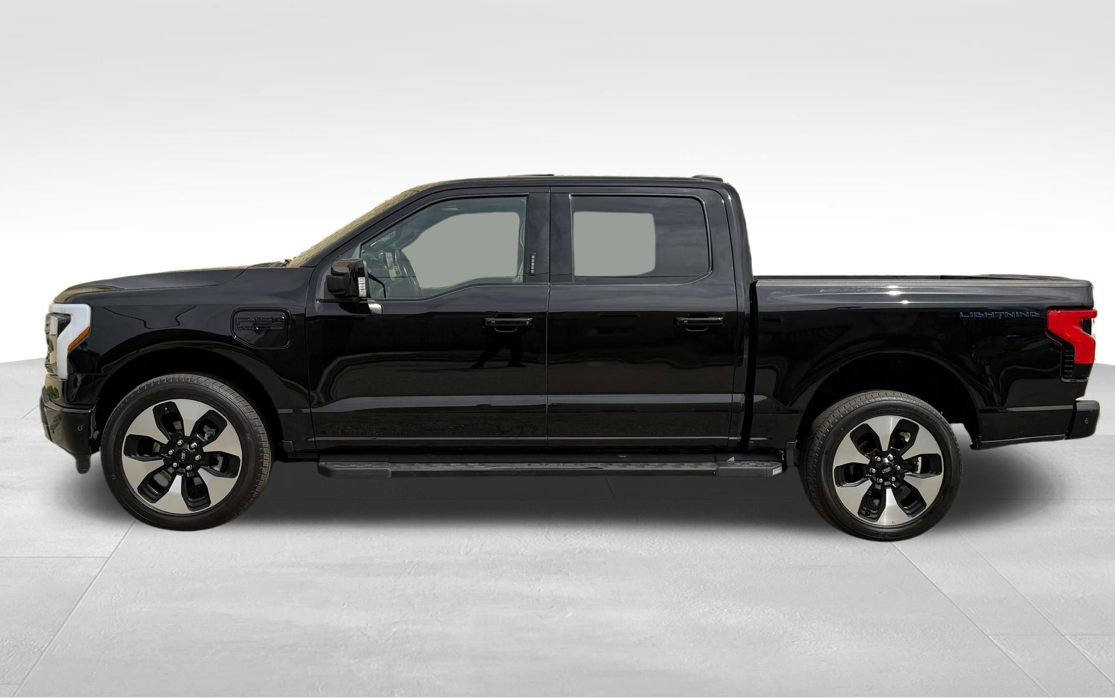 Used 2023 Ford F150 Lightning Platinum AWD/4WD image 10