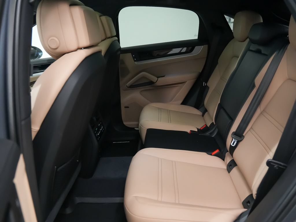 New 2026 Porsche Cayenne Coupe AWD/4WD image 17