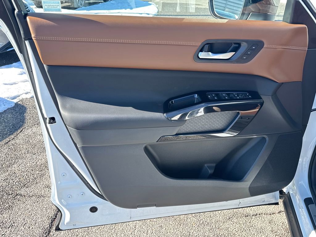 New 2026 Nissan Pathfinder Platinum image 11