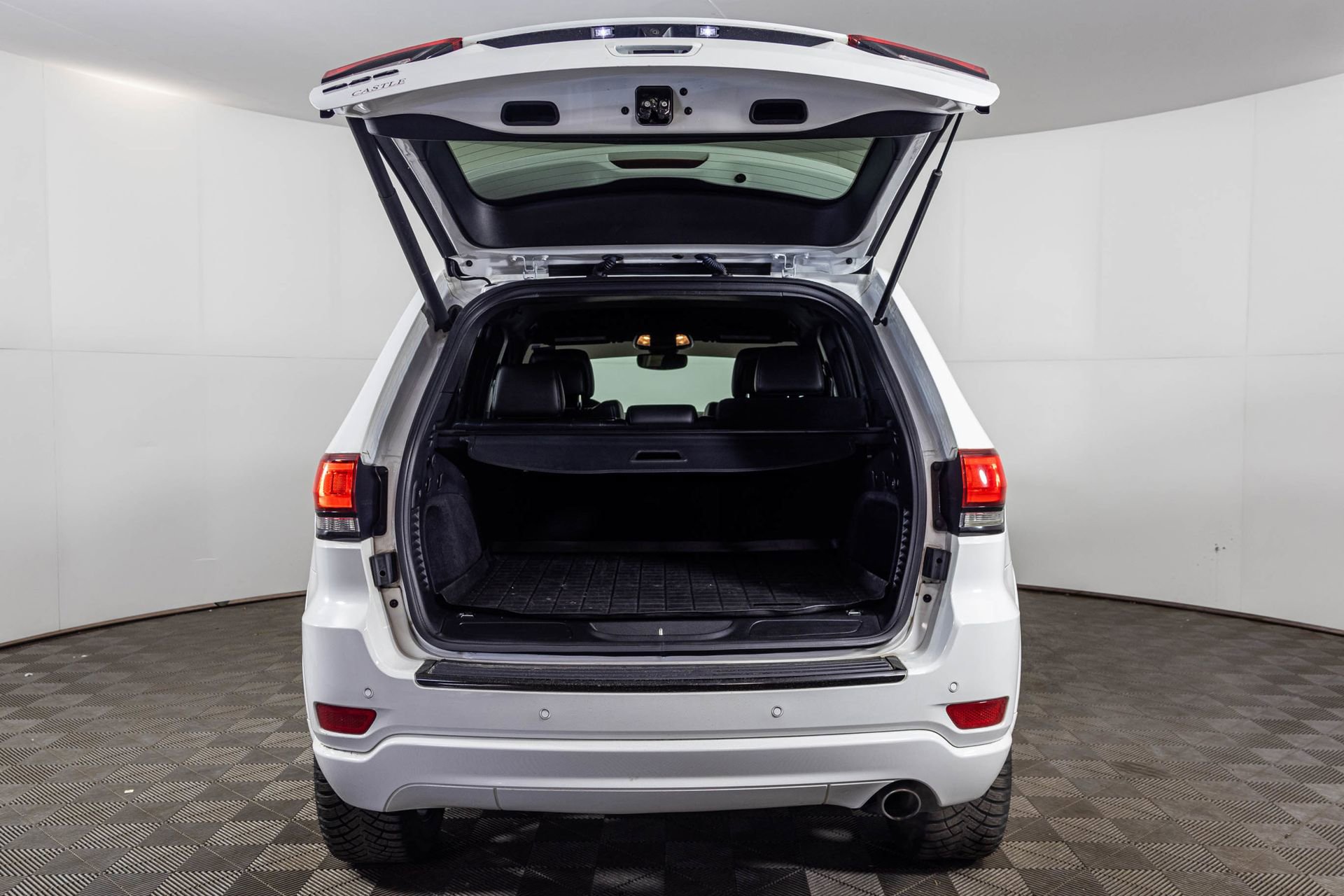 Used 2018 Jeep Grand Cherokee Altitude image 43