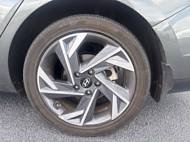 Used 2025 Hyundai Elantra Sport FWD image 10