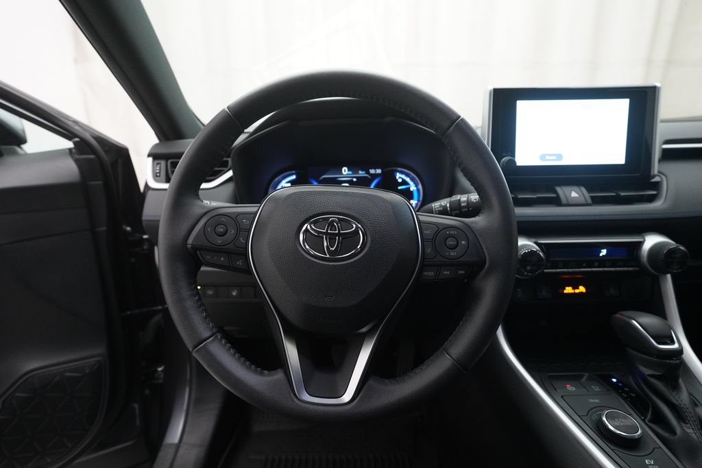 Used 2023 Toyota RAV4 SE w/ SE Grade Weather Package AWD/4WD image 4