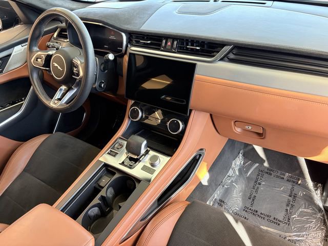 Used 2023 Jaguar F-PACE SVR image 19
