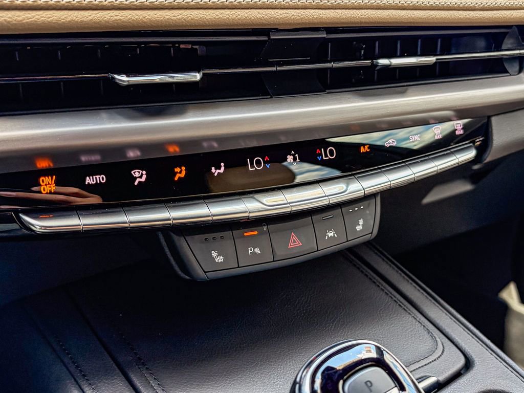 Used 2025 Cadillac XT4 Premium Luxury w/ Cold Weather Package AWD/4WD image 28