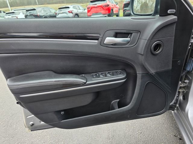 Used 2018 Chrysler 300 S w/ 300S Premium Group image 17