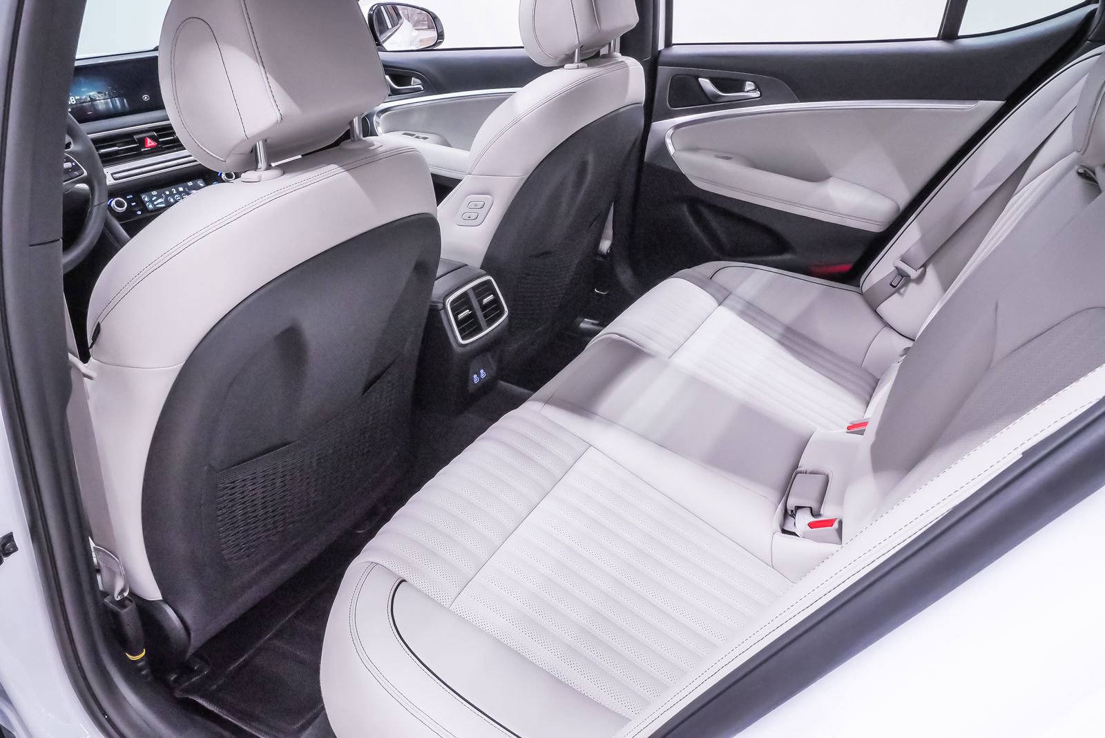 Certified 2026 Genesis G70 3.3T Sport Prestige image 11