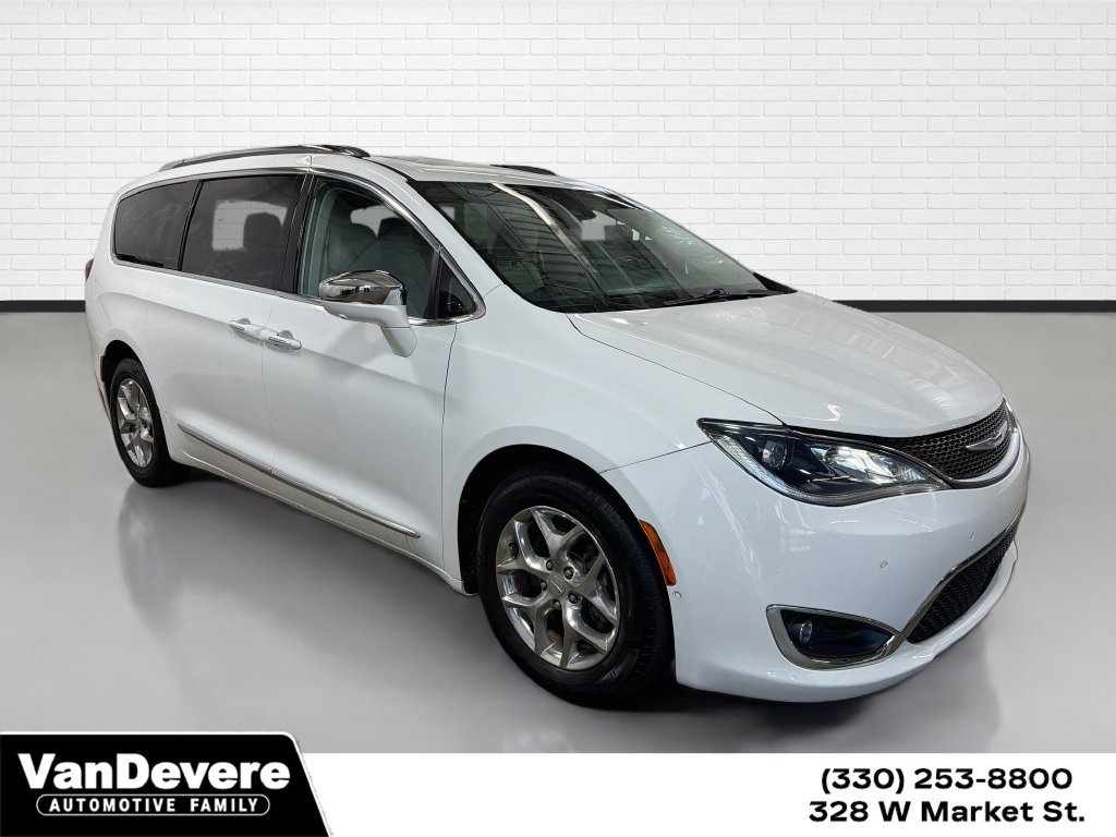 Used 2017 Chrysler Pacifica Limited w/ UConnect Theater Package FWD image 1
