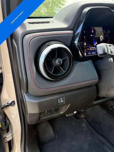 Used 2023 Chevrolet Colorado Z71 w/ Z71 Convenience Package 2 AWD/4WD image 12