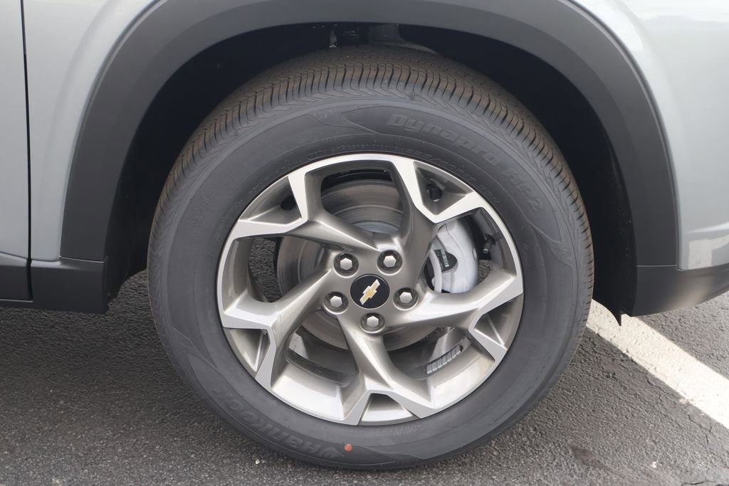 New 2026 Chevrolet Trax LT w/ Driver Confidence Package FWD image 11