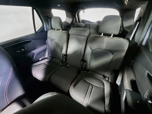 Used 2025 Honda Pilot Sport image 27