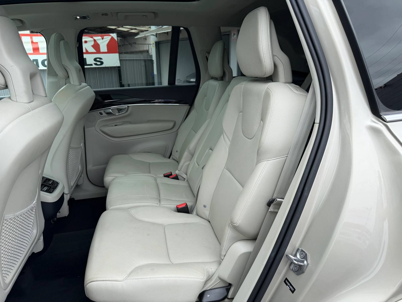 Used 2018 Volvo XC90 T6 Momentum w/ Convenience Package AWD/4WD image 10