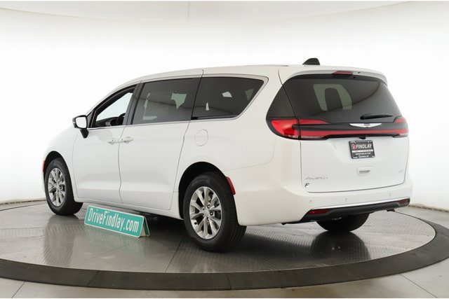 New 2026 Chrysler Pacifica Select image 8