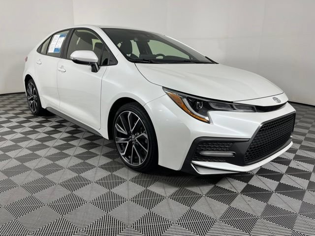 Used 2022 Toyota Corolla SE FWD image 3