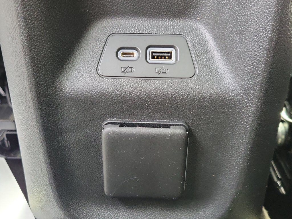 Used 2023 Buick Envision Avenir AWD/4WD image 16